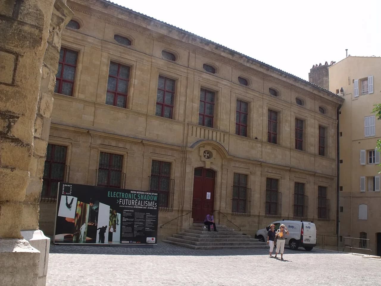 Aix-en-Provence Areas to Avoid: Safety Guide & Neighborhood Map