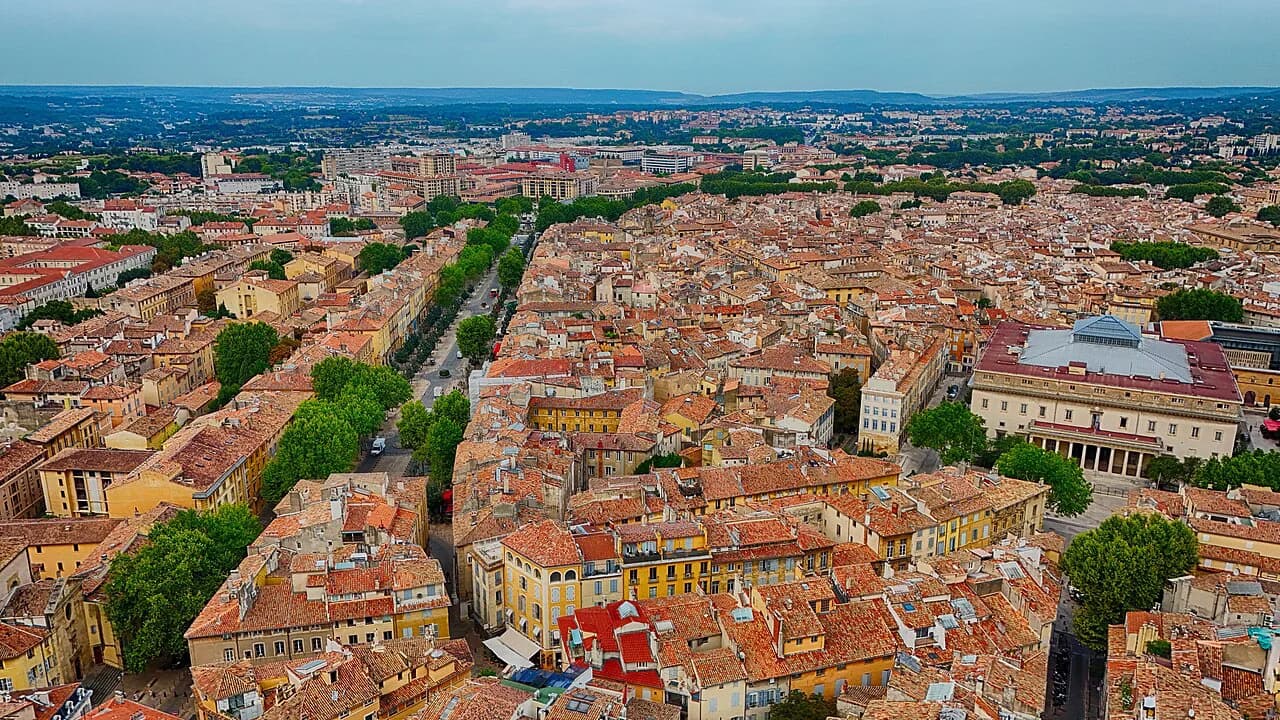 Is Aix-en-Provence Safe for Solo Female Travellers? (2026 Safety Guide)