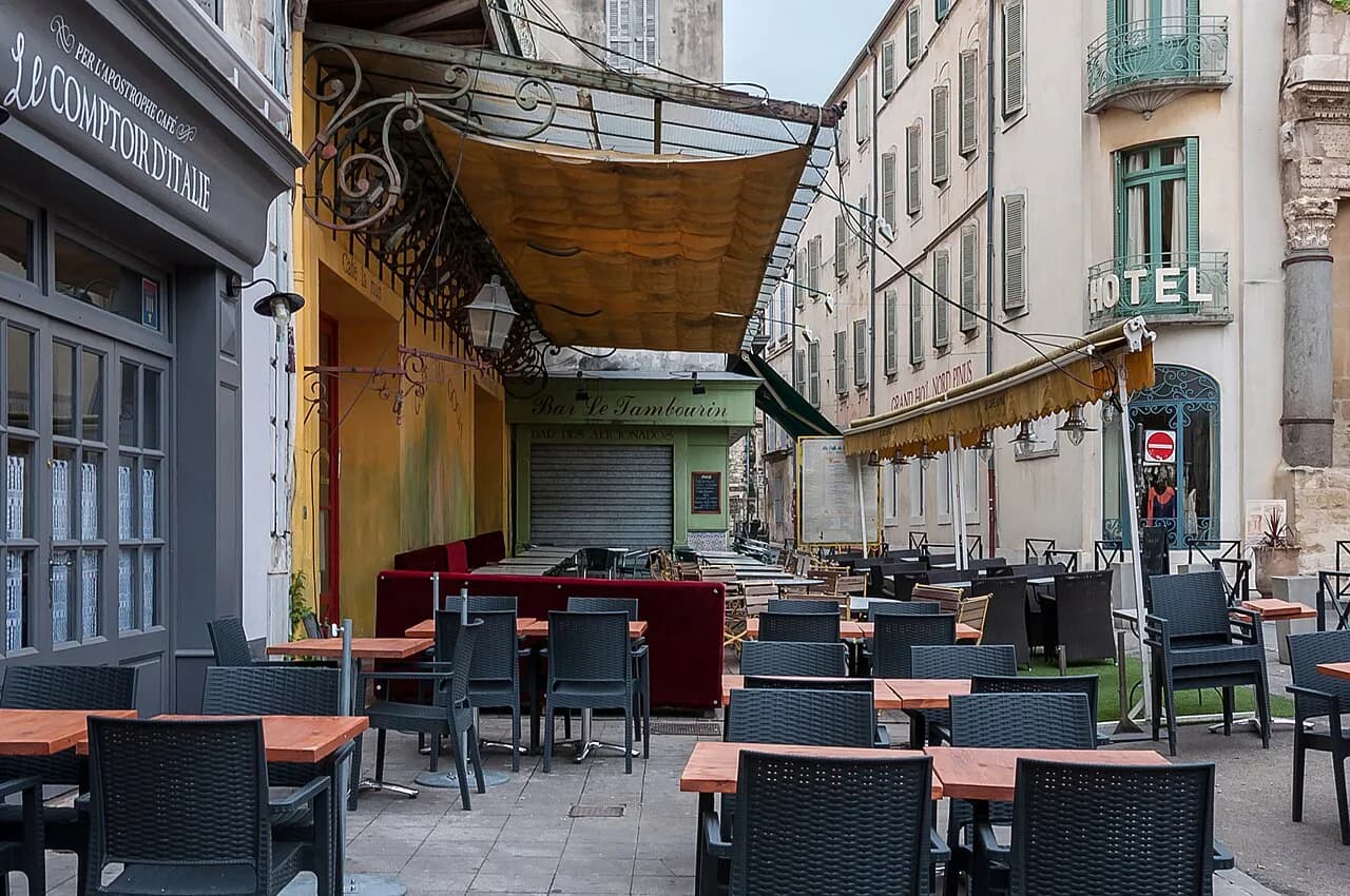 Arles Areas to Avoid: The Neighborhoods Tourists Should Skip in 2026