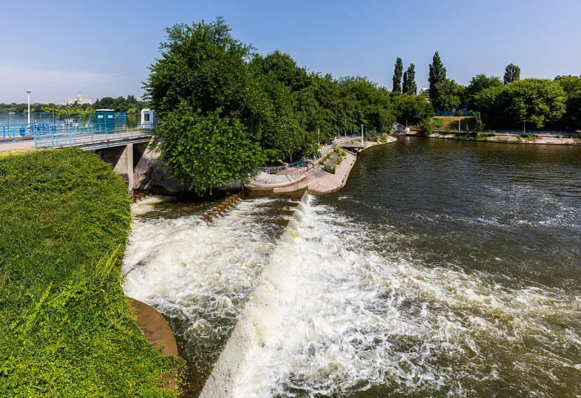 Bucharest Areas to Avoid: Safety Guide & Neighborhood Tips