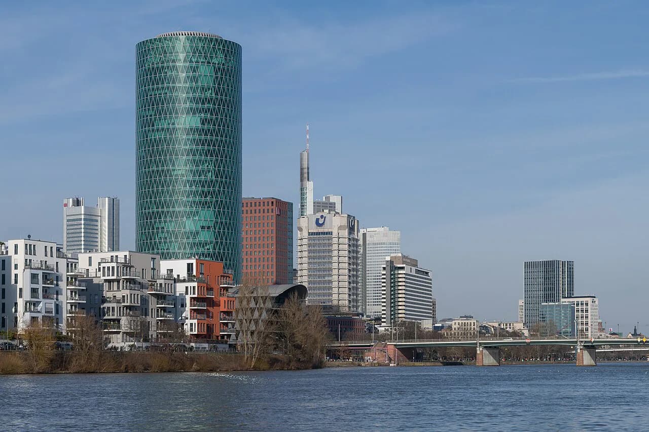 Frankfurt Areas to Avoid: Neighborhood Safety Guide for Travelers