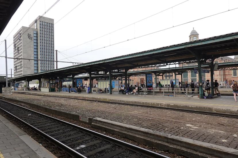 Ghent Public Transport Safety: A 2026 Guide to Trams, Buses, and Night Travel
