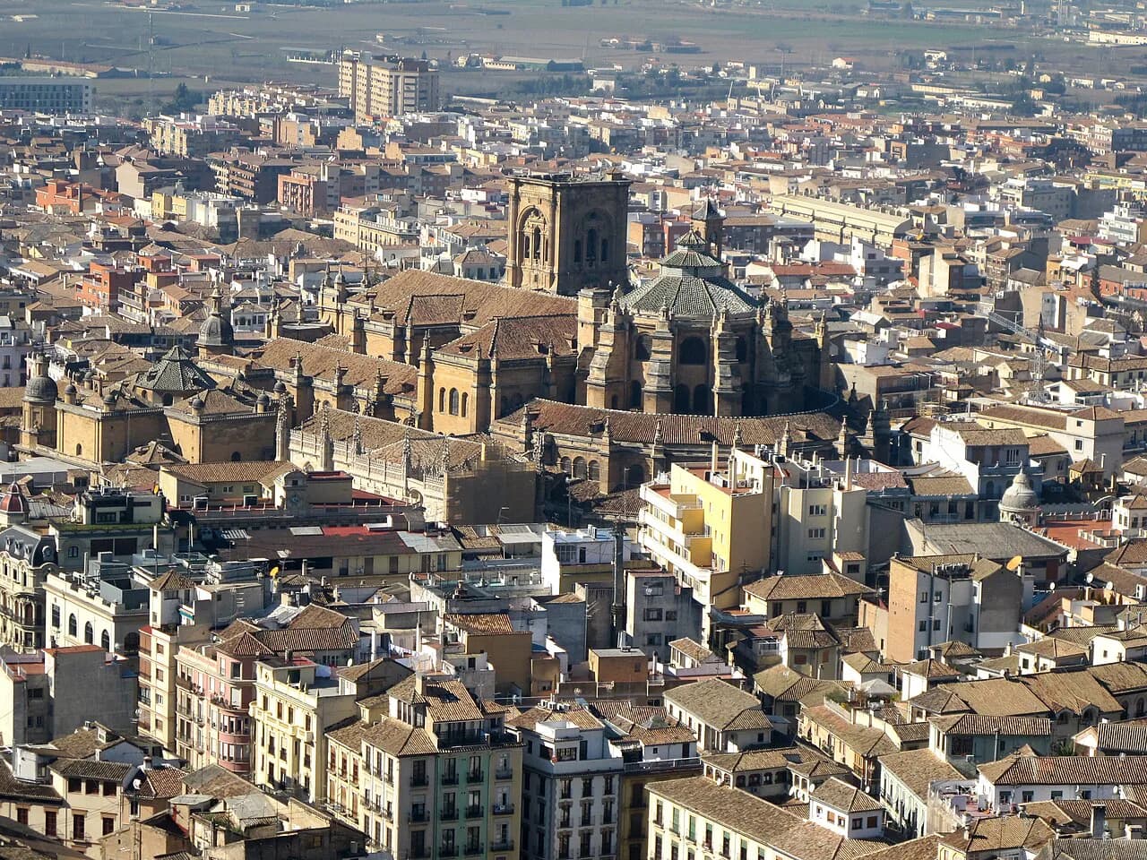 Granada Areas to Avoid: A Neighborhood Safety Guide for 2026