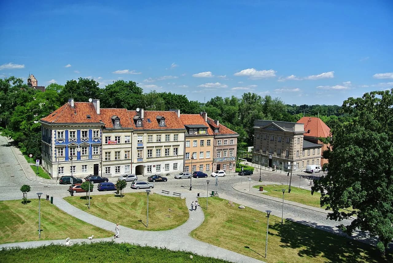 Is Warsaw Safe? 2026 Travel Safety Guide & Neighborhood Tips