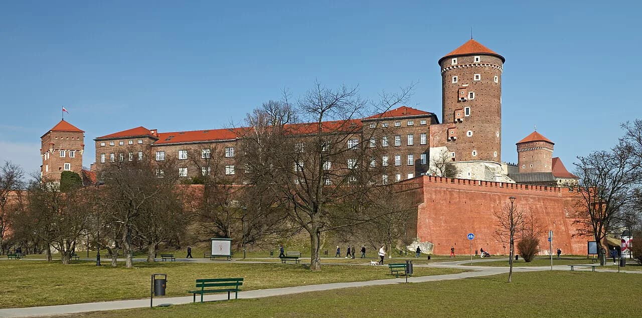 Krakow Tourist Scams: Common Traps and How to Avoid Them