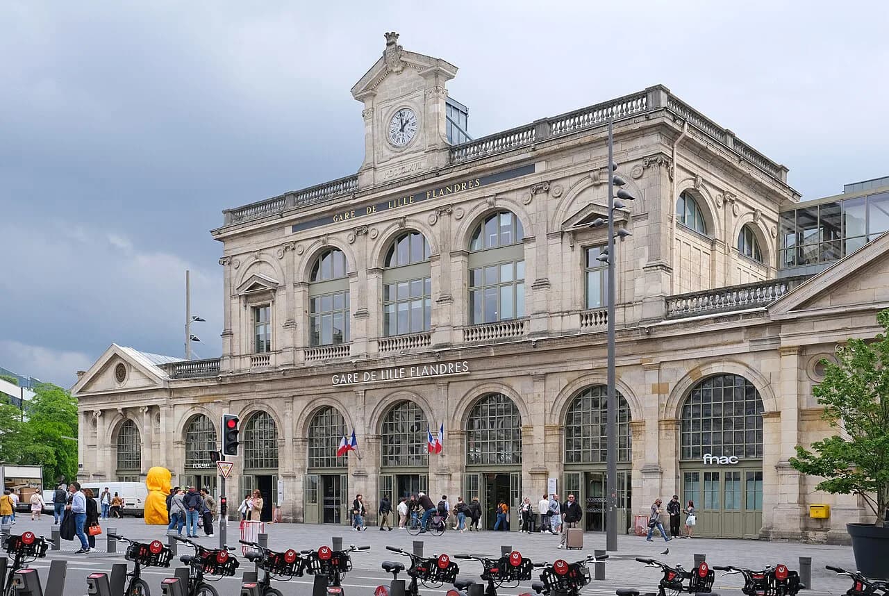 Lille Areas to Avoid: Safety Guide & Neighborhood Advice