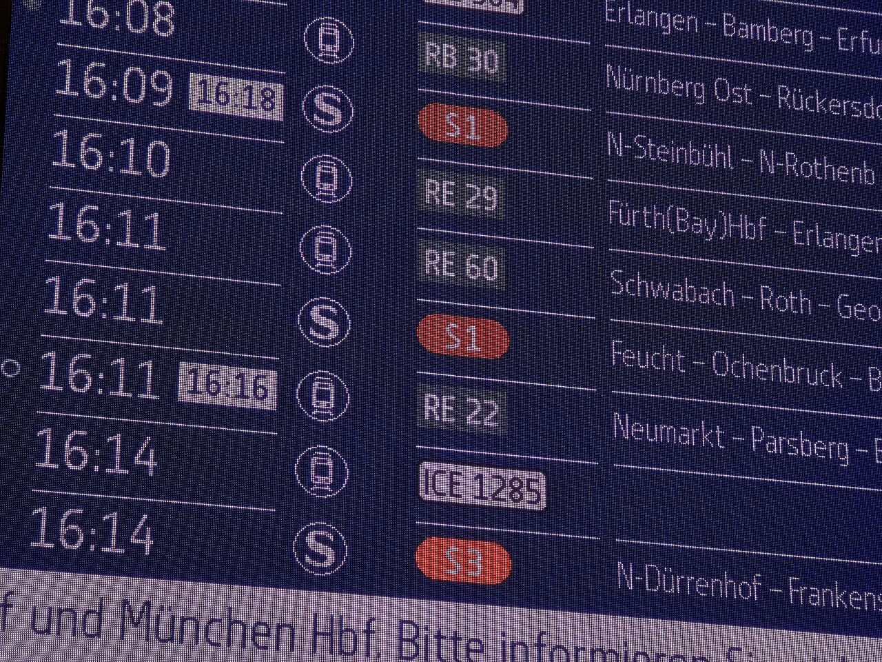 Nuremberg Public Transport Safety Guide: Tips for Trains, Trams & Buses