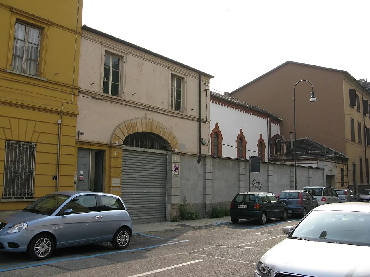 Turin Tourist Scams: 7 Common Traps & How to Avoid Them