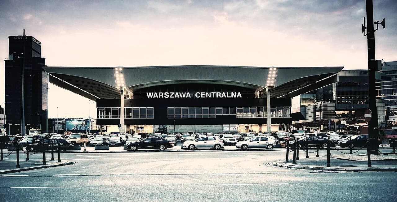 Is Warsaw Safe for Solo Female Travellers? 2026 Safety & Logistics Guide