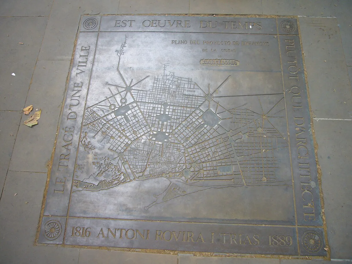 Escultura Rovira i Trias (projecte eixample) — 2
