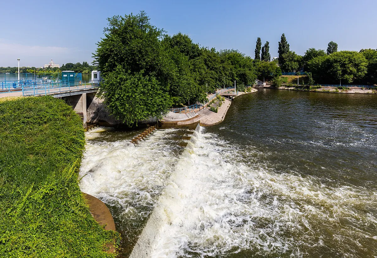 Parque Herastrau  Bucarest  Rumanía  2016-05-30  DD 03 — 1