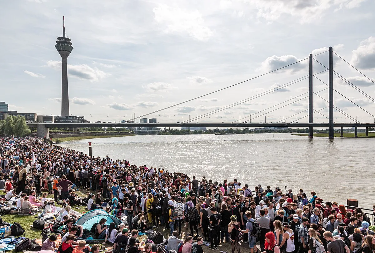 Düsseldorf  Rheinpromenade  Japantag 2016 -- 2016 -- 2581 — 1