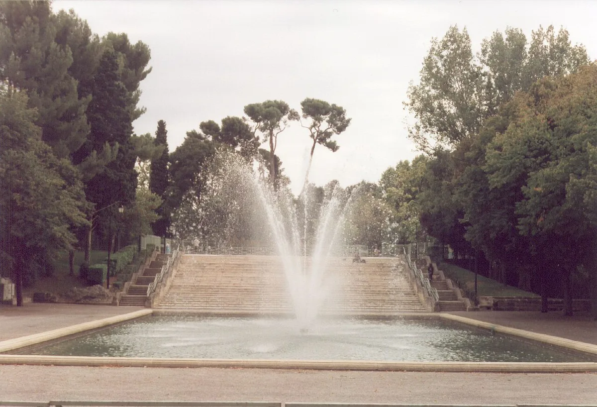 Aix-en-Provence city centre in the evening — 2