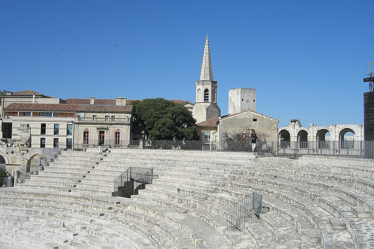 Arles city centre in the evening — 1
