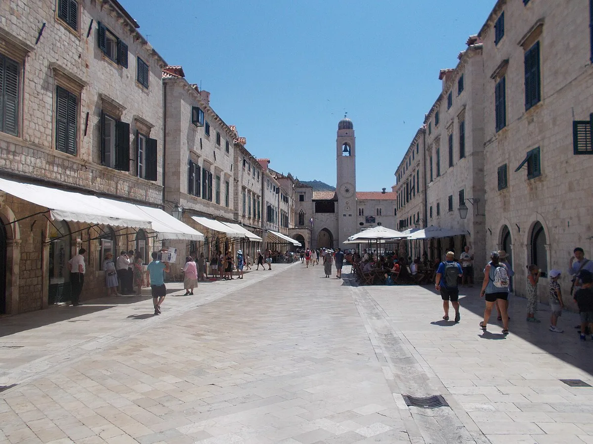 Dubrovnik city centre in the evening — 1