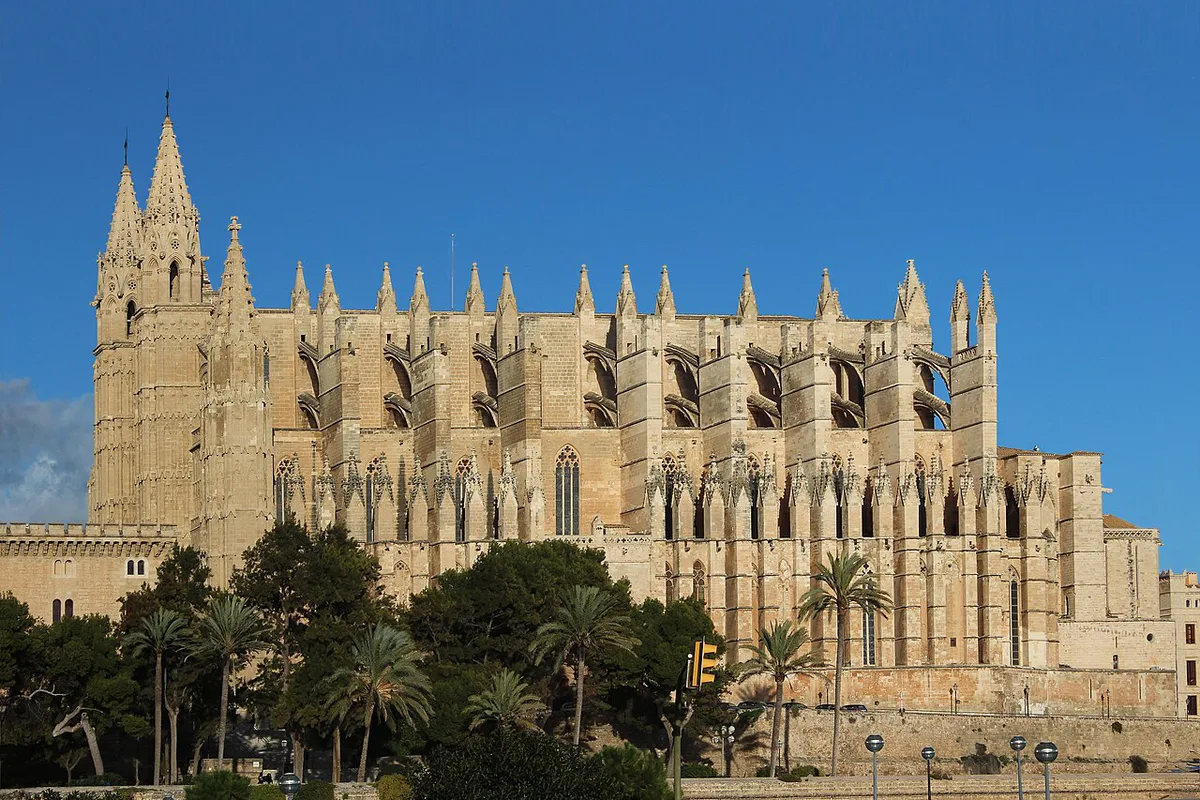 Palma city centre in the evening — 1