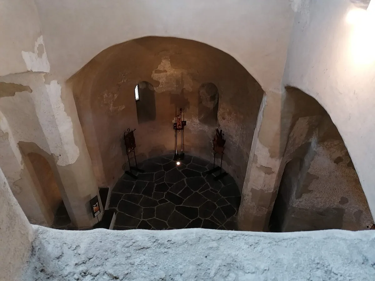 Piano terra del Battistero di San Giovanni Battista visto dal primo piano del Battistero di San Giovanni Battista - Cantù — 1