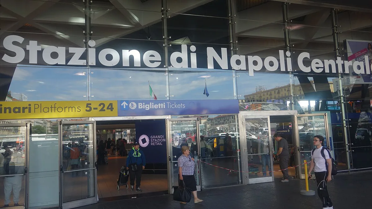 Napoli Centrale Station Entrance 01 — 2