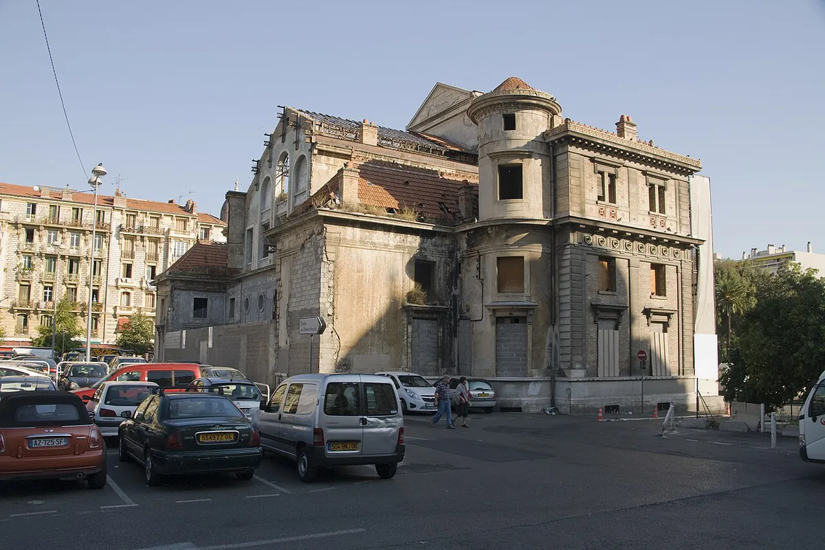 A residential district street in Nice — 2