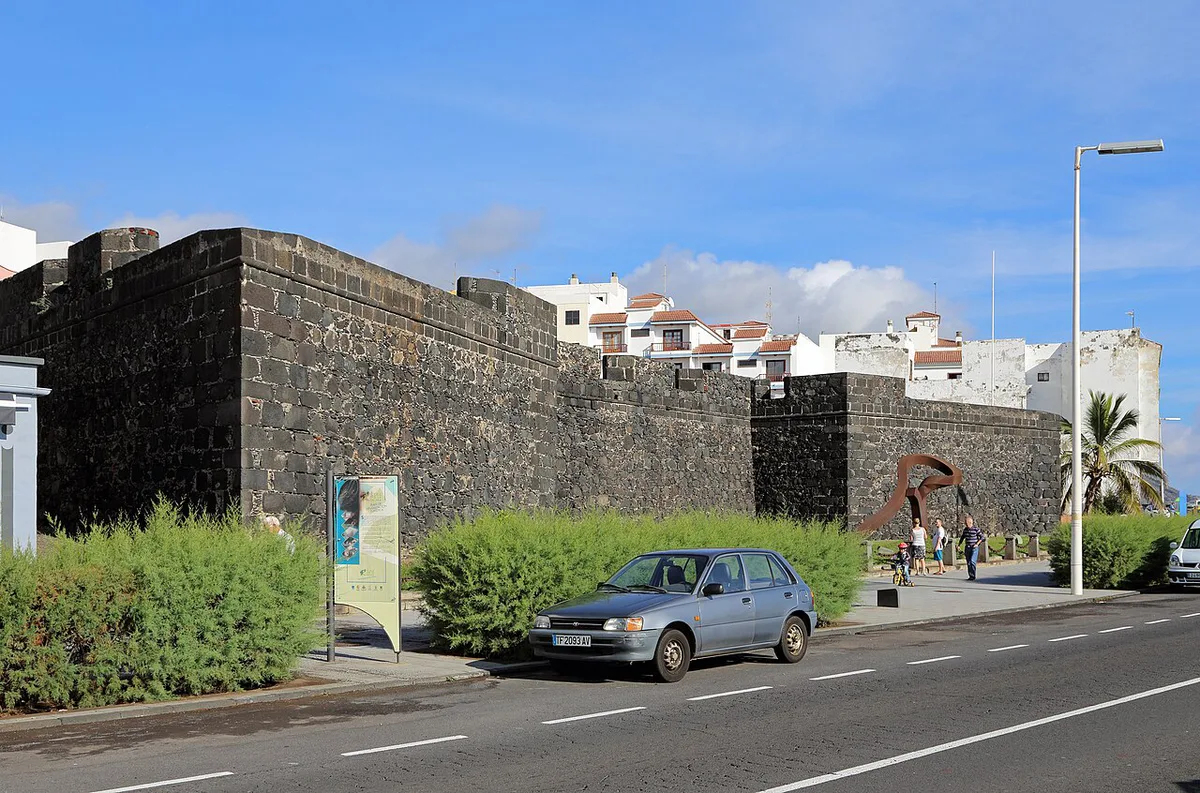 A residential district street in Palma — 1