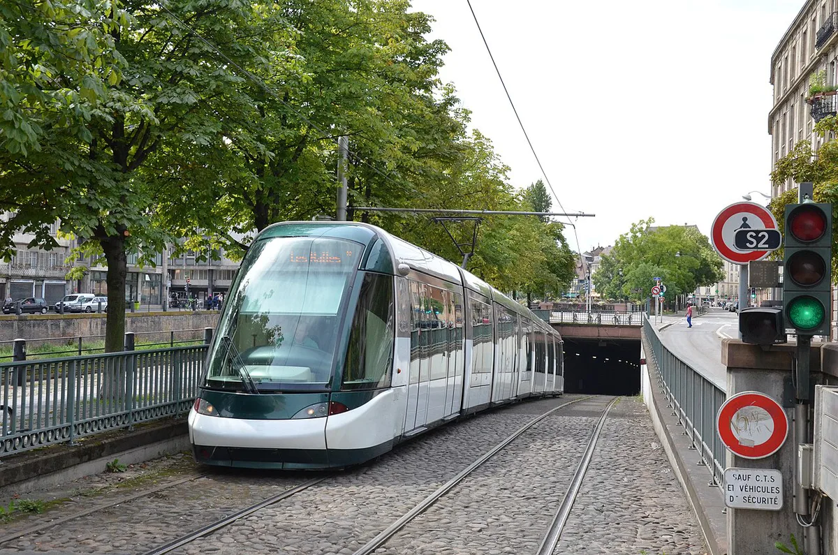 Alstom Citadis 403 n°2002 CTS Ancienne Synagogue Les Halles — 2